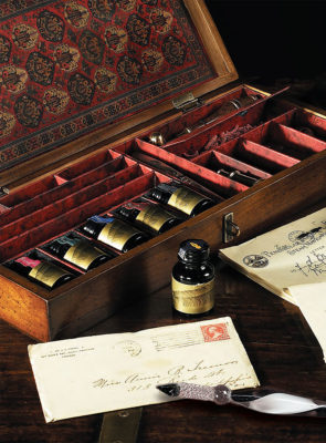 Trianon Letters writing set