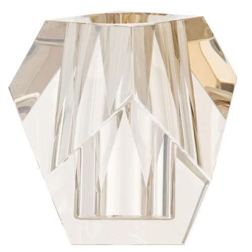 With an appearance akin to a diamond, this Vase’s champagne crystal creates an arresting blend of elements and colors. The facets, sharp corners, and edges of the vase are softened by its contents