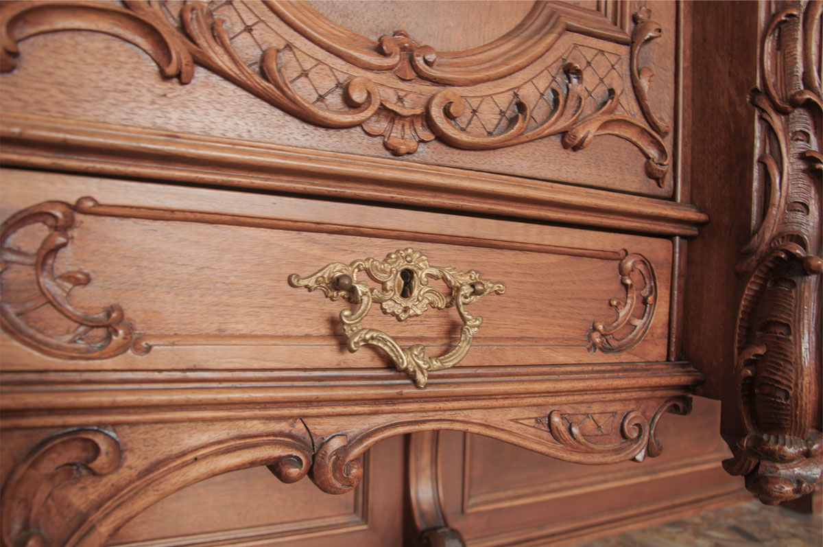 carved wood furniture details